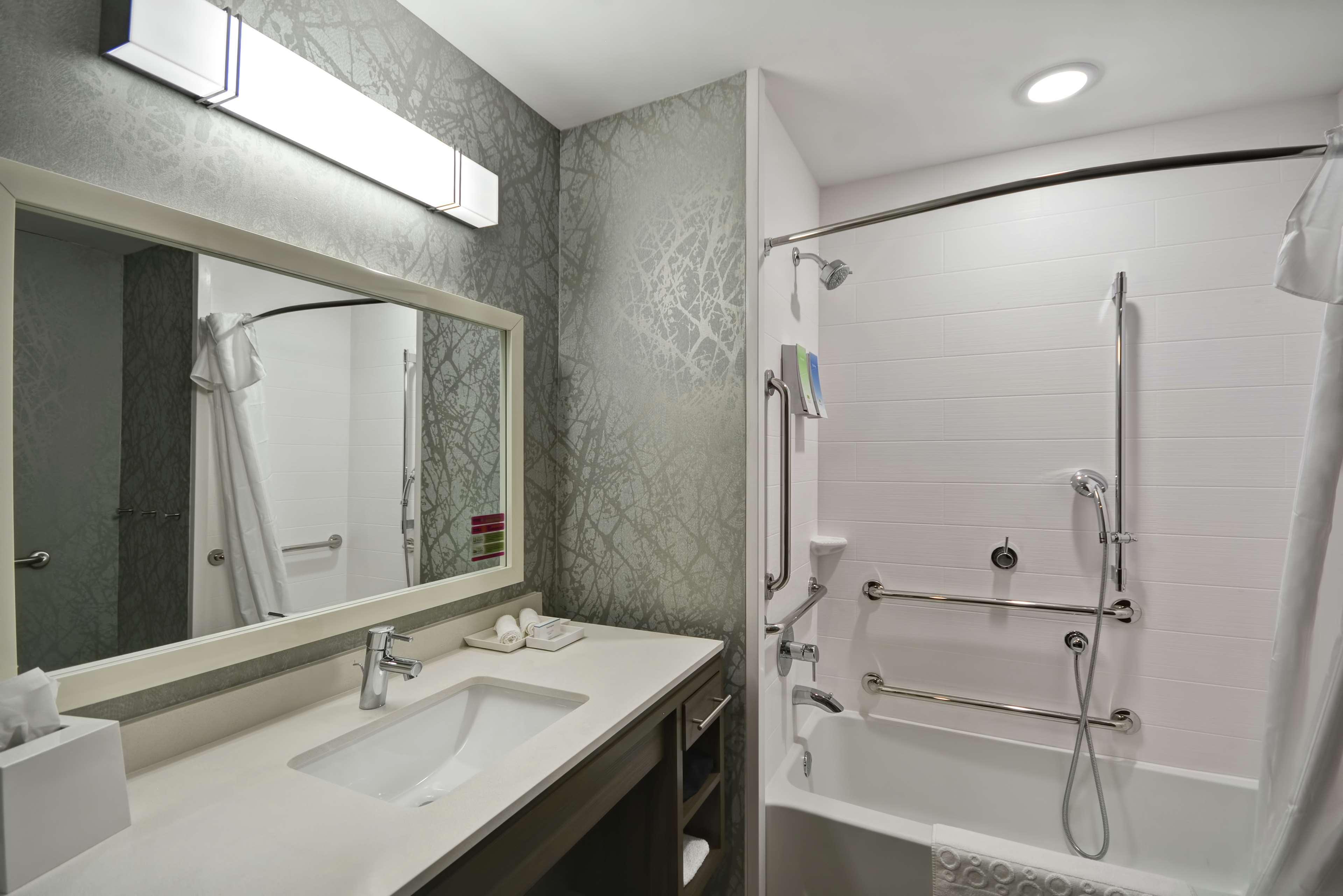 Home2 Suites By Hilton Grand Rapids North Walker Εξωτερικό φωτογραφία
