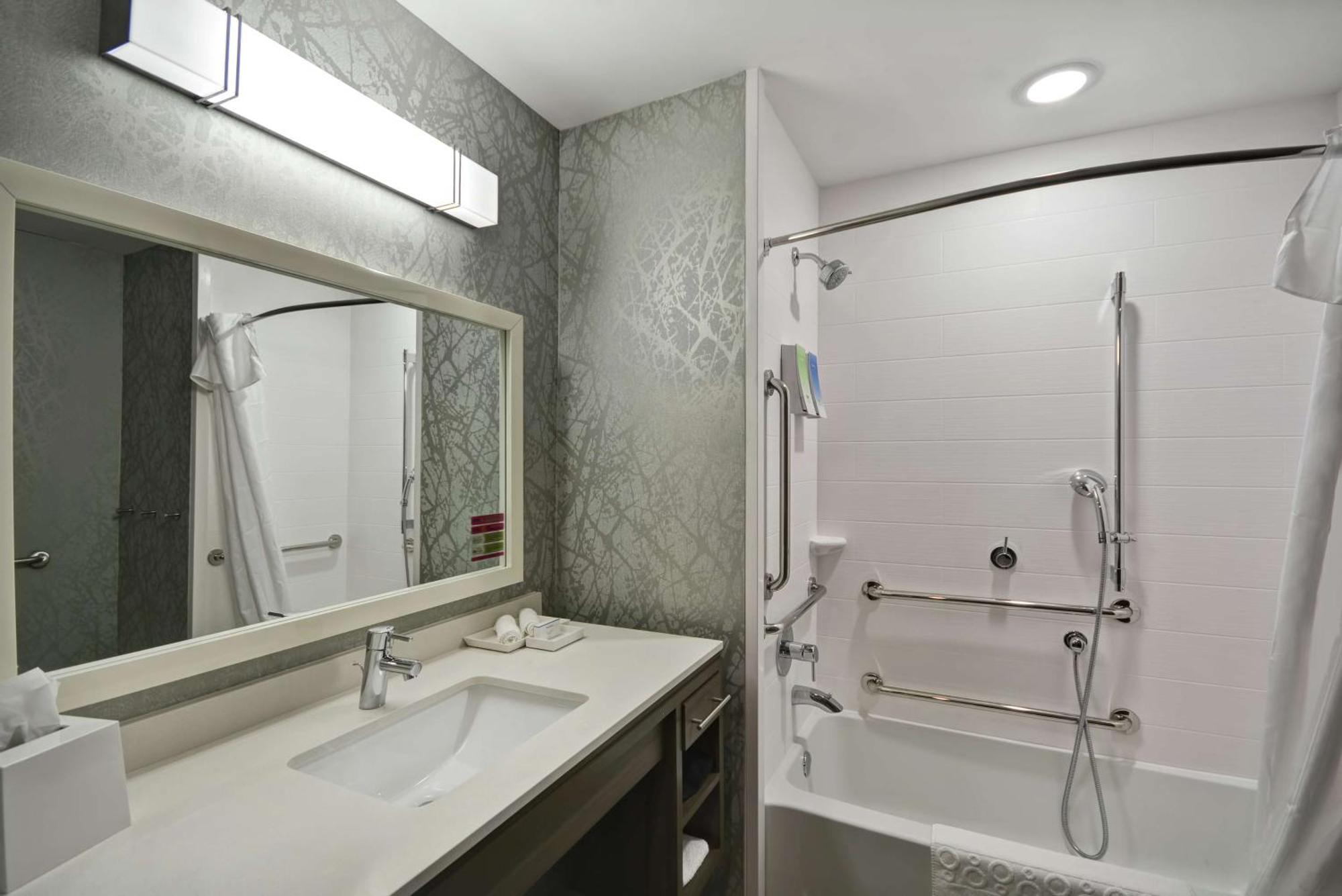 Home2 Suites By Hilton Grand Rapids North Walker Εξωτερικό φωτογραφία