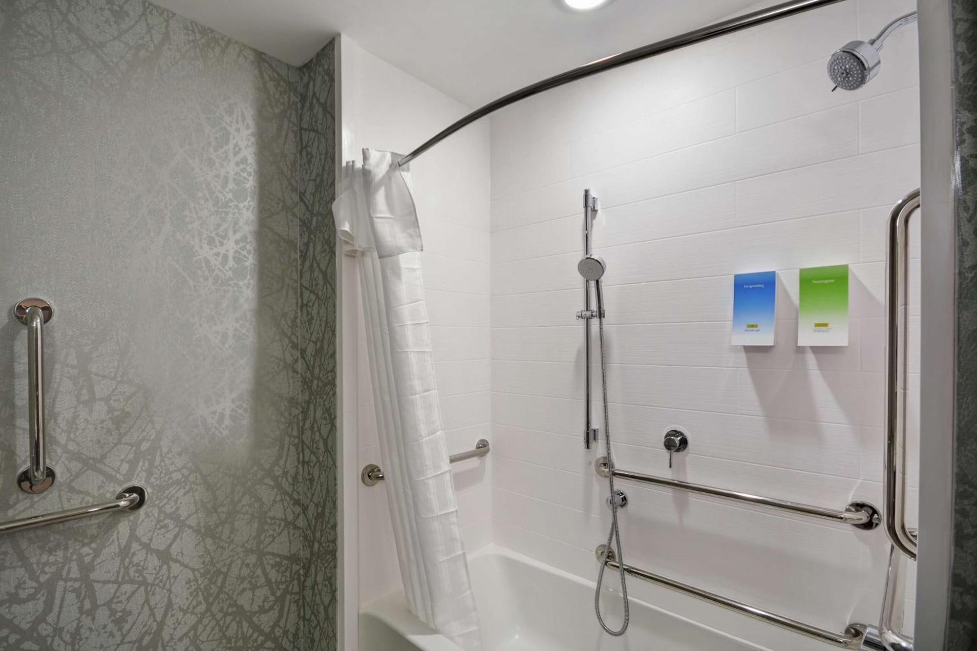 Home2 Suites By Hilton Grand Rapids North Walker Εξωτερικό φωτογραφία